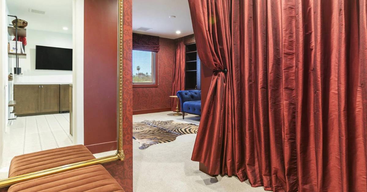 The Benefits of Custom Drapery vs. Off-the-Shelf Curtains