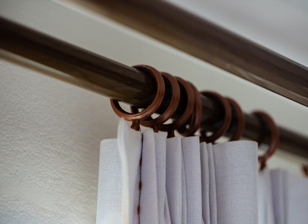 How the Right Drapery Hardware Changes the Look of a Window